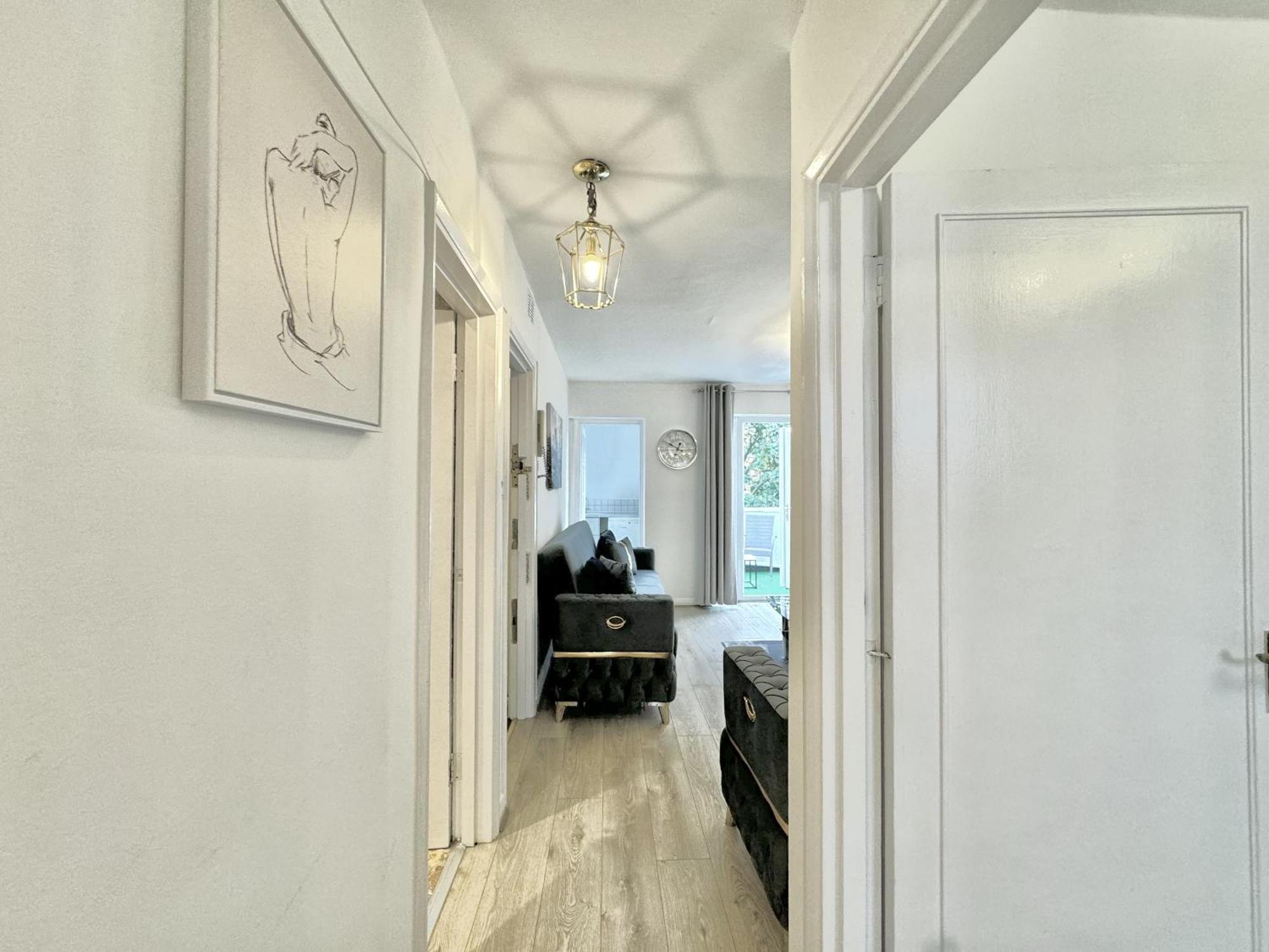 Newly Renovated Kensington 2 Bedroom Apartment With Balcony Near Harrods Sleeps 6, 2 Min Walk From Station Londýn Exteriér fotografie
