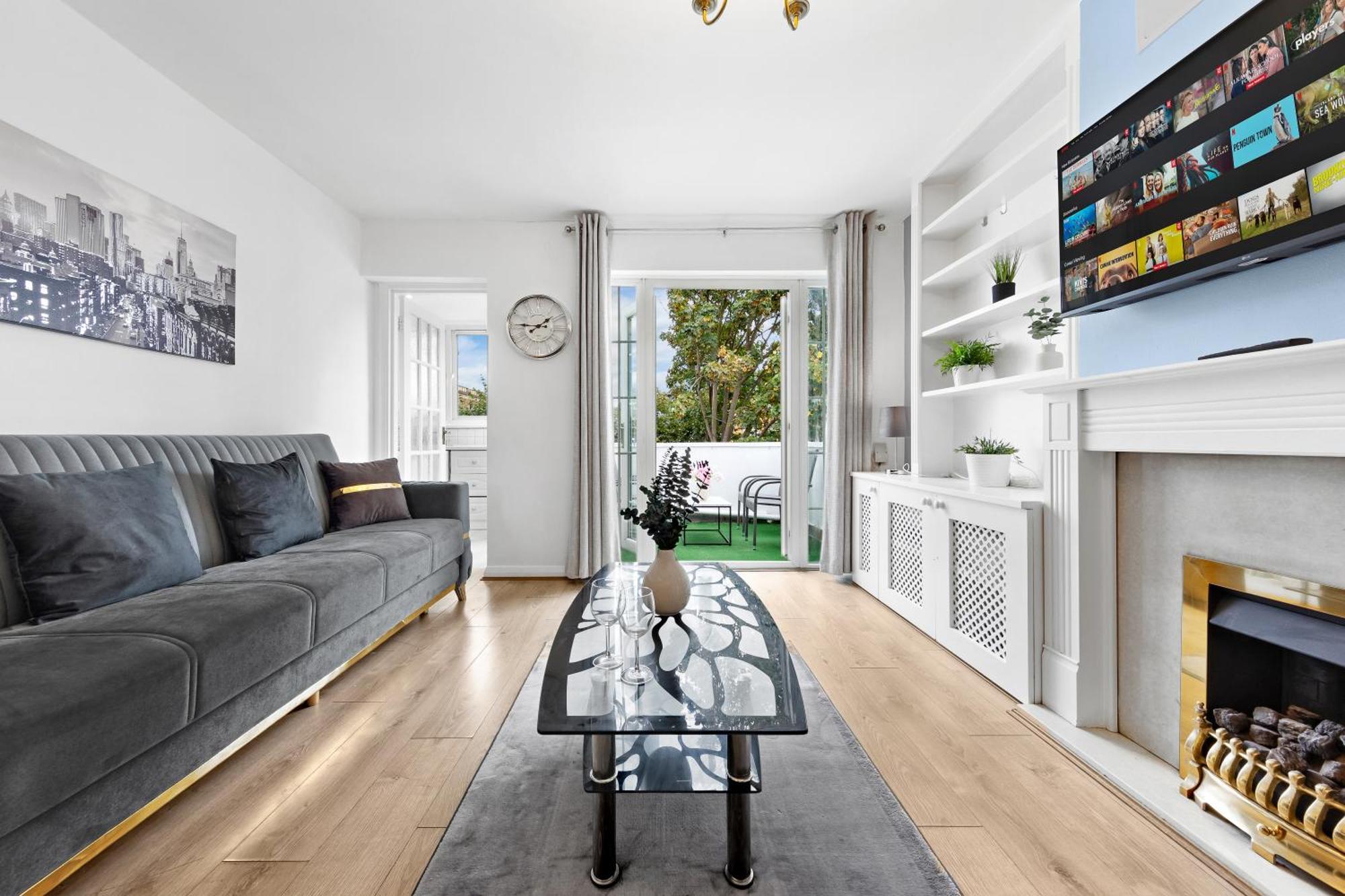 Newly Renovated Kensington 2 Bedroom Apartment With Balcony Near Harrods Sleeps 6, 2 Min Walk From Station Londýn Exteriér fotografie