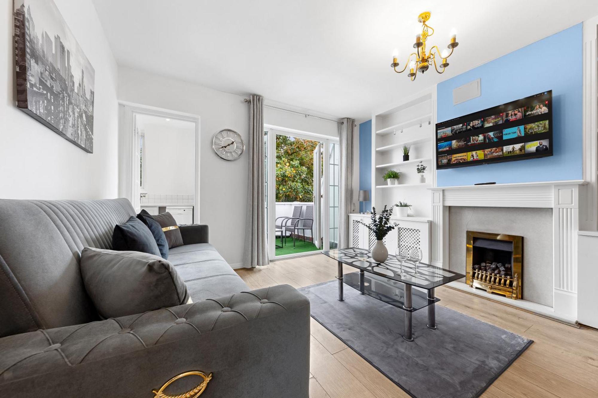 Newly Renovated Kensington 2 Bedroom Apartment With Balcony Near Harrods Sleeps 6, 2 Min Walk From Station Londýn Exteriér fotografie