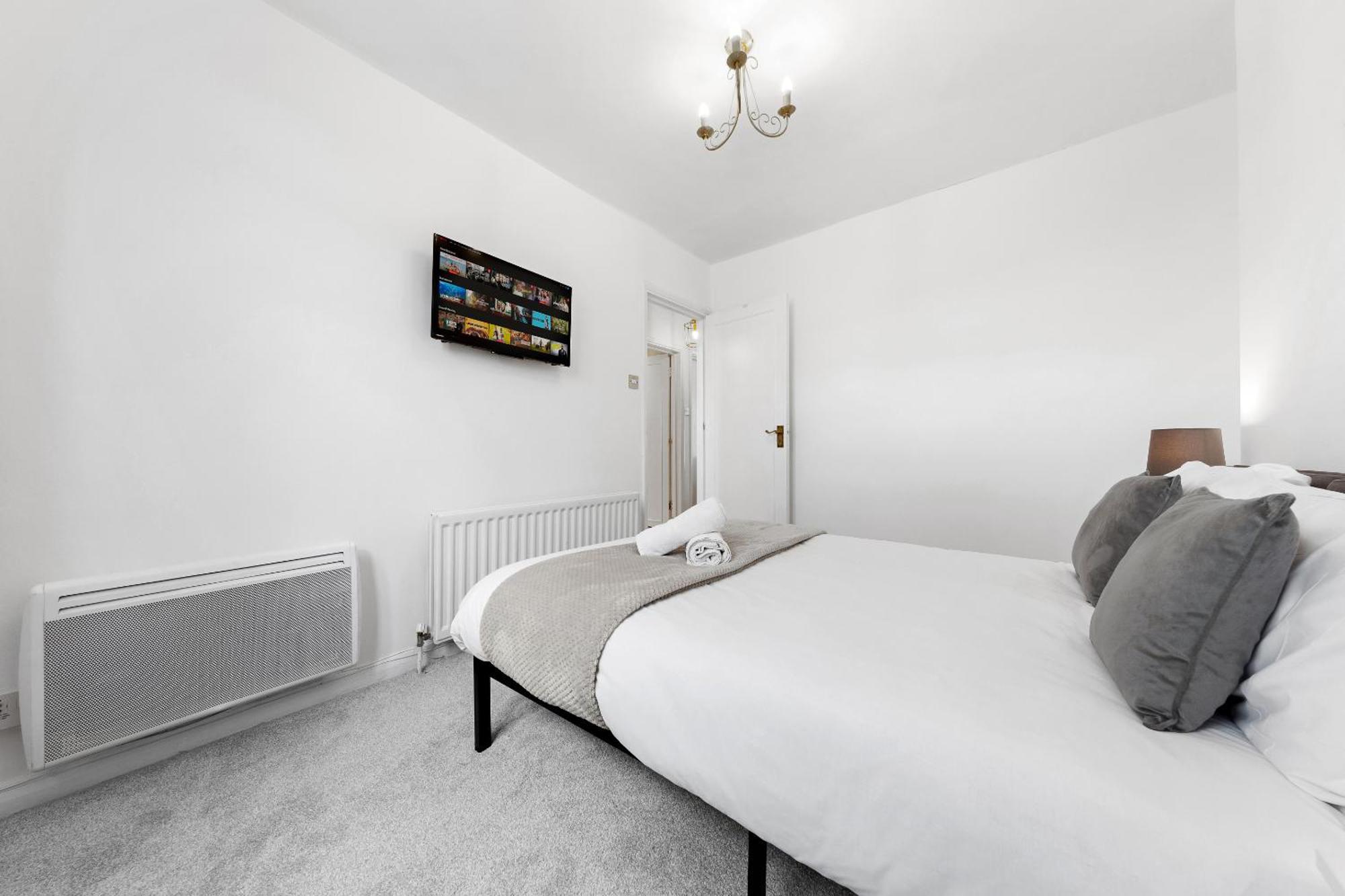 Newly Renovated Kensington 2 Bedroom Apartment With Balcony Near Harrods Sleeps 6, 2 Min Walk From Station Londýn Exteriér fotografie