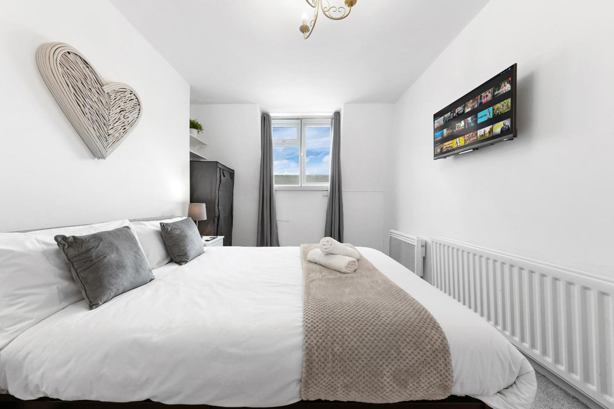 Newly Renovated Kensington 2 Bedroom Apartment With Balcony Near Harrods Sleeps 6, 2 Min Walk From Station Londýn Exteriér fotografie